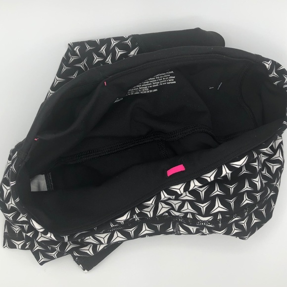 VS SPORT BLACK AND WHITE KNOCKOUT LEGGINGS - Picture 7 of 9